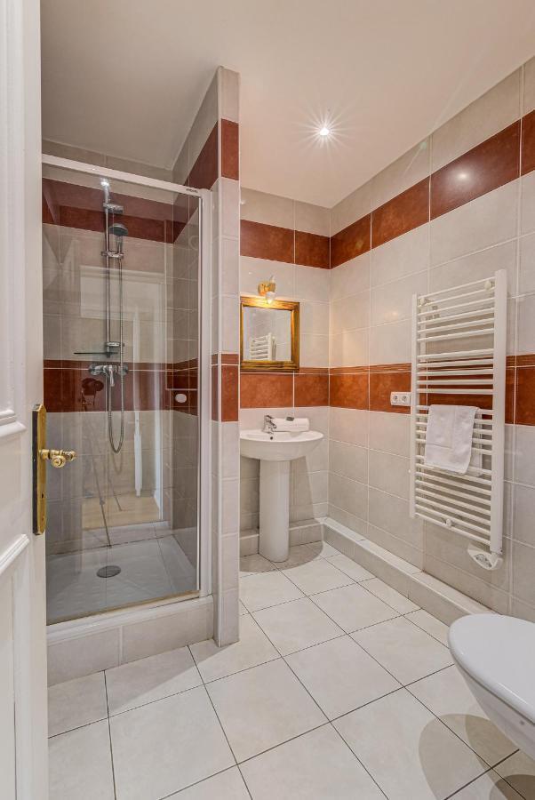 Apartment President - Alpes Travel - Central Chamonix - Sleeps 12 外观 照片
